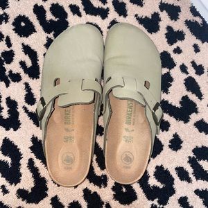 Birkenstocks Boston Clogs